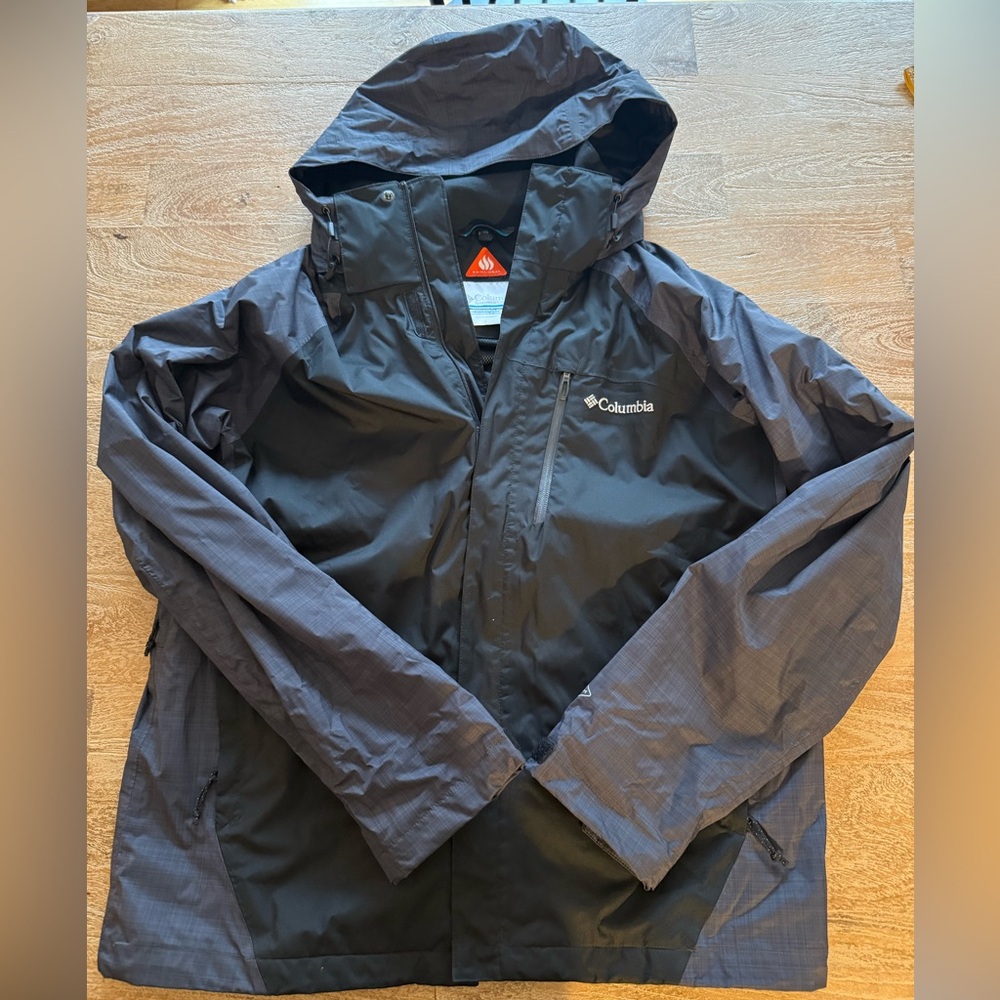 Columbia Men's Dark Gray Raincoat